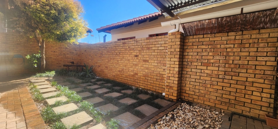 3 Bedroom Property for Sale in Flamwood North West